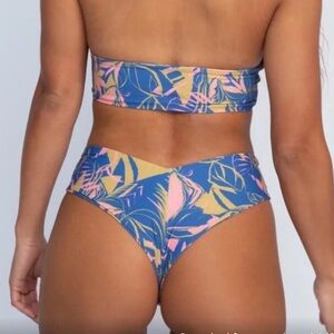 SKATIE | Mandi Bottom